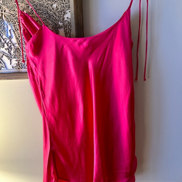Aritzia Wilfred Allusion Camisole in Electron Fuchsia - Picture 4 of 6